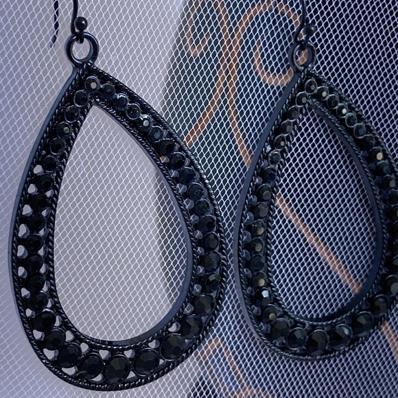 DRESS Black Earrings with Black Crystals - Picture 4 of 9